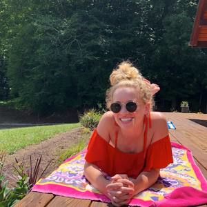 Meet your Posher, Caroline